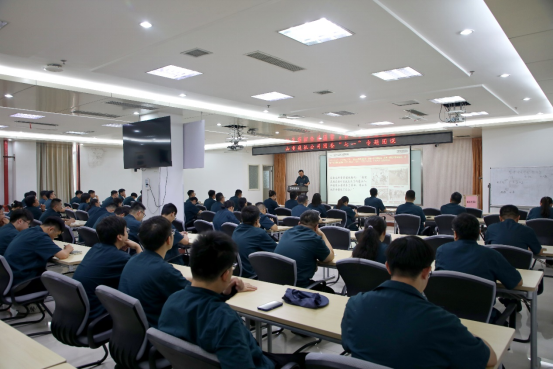 山重建機(jī)公司團(tuán)委舉辦“七一”專題團(tuán)課